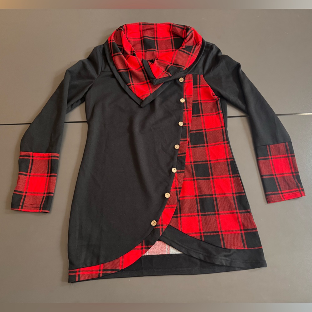 NWT Plaid Black and Red Long Sleeve Tunic XL